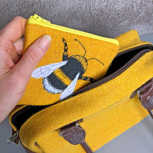 Load image into Gallery viewer, Bumble bee coin purse