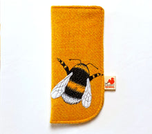 Load image into Gallery viewer, Bee glasses case