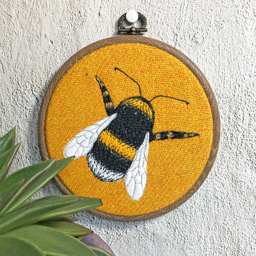Bee hoop art