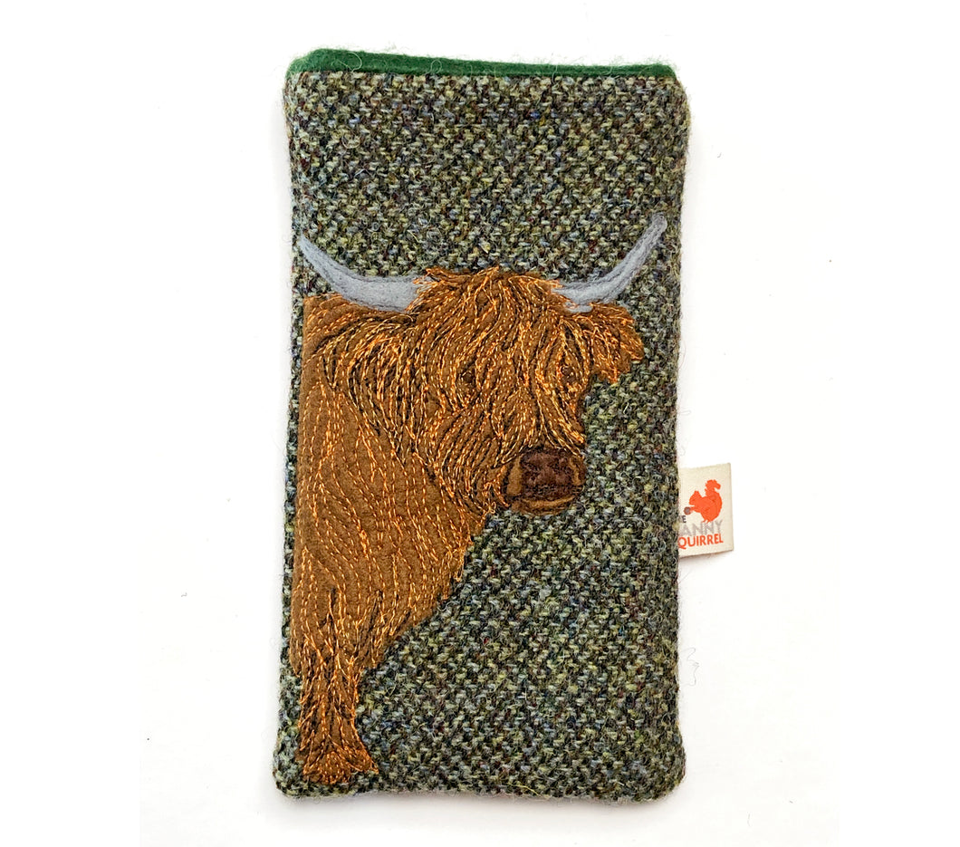 Highland cow phone case - mid green